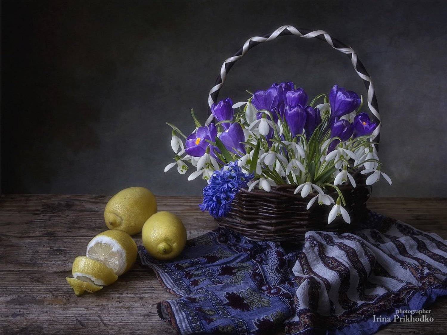 натюрморт, цветы, фрукты, весна, букеты, первоцветы, подснежники, лимоны, Ирина Приходько