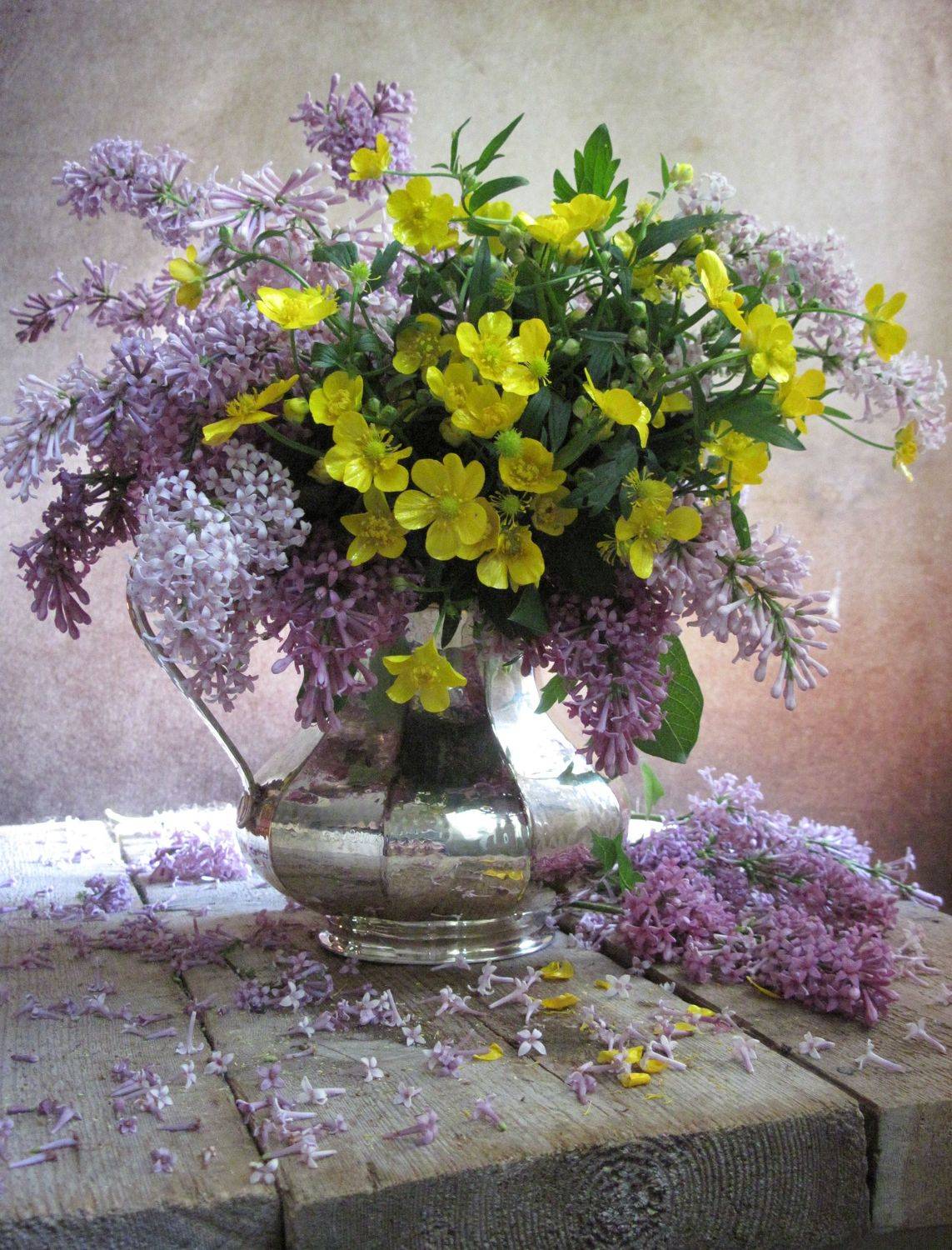 цветы, букет, лютики, сирень, кувшин, винтаж, Наталия Тихомирова