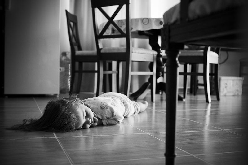 ребенок, репортаж, детская фотосъемка, семейная фотосессия Где устала, там уснула :) фото превью