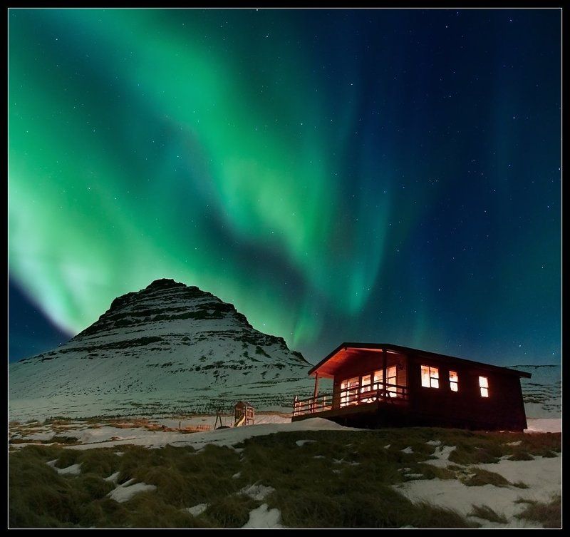 Дом, где горит свет.... фото превью