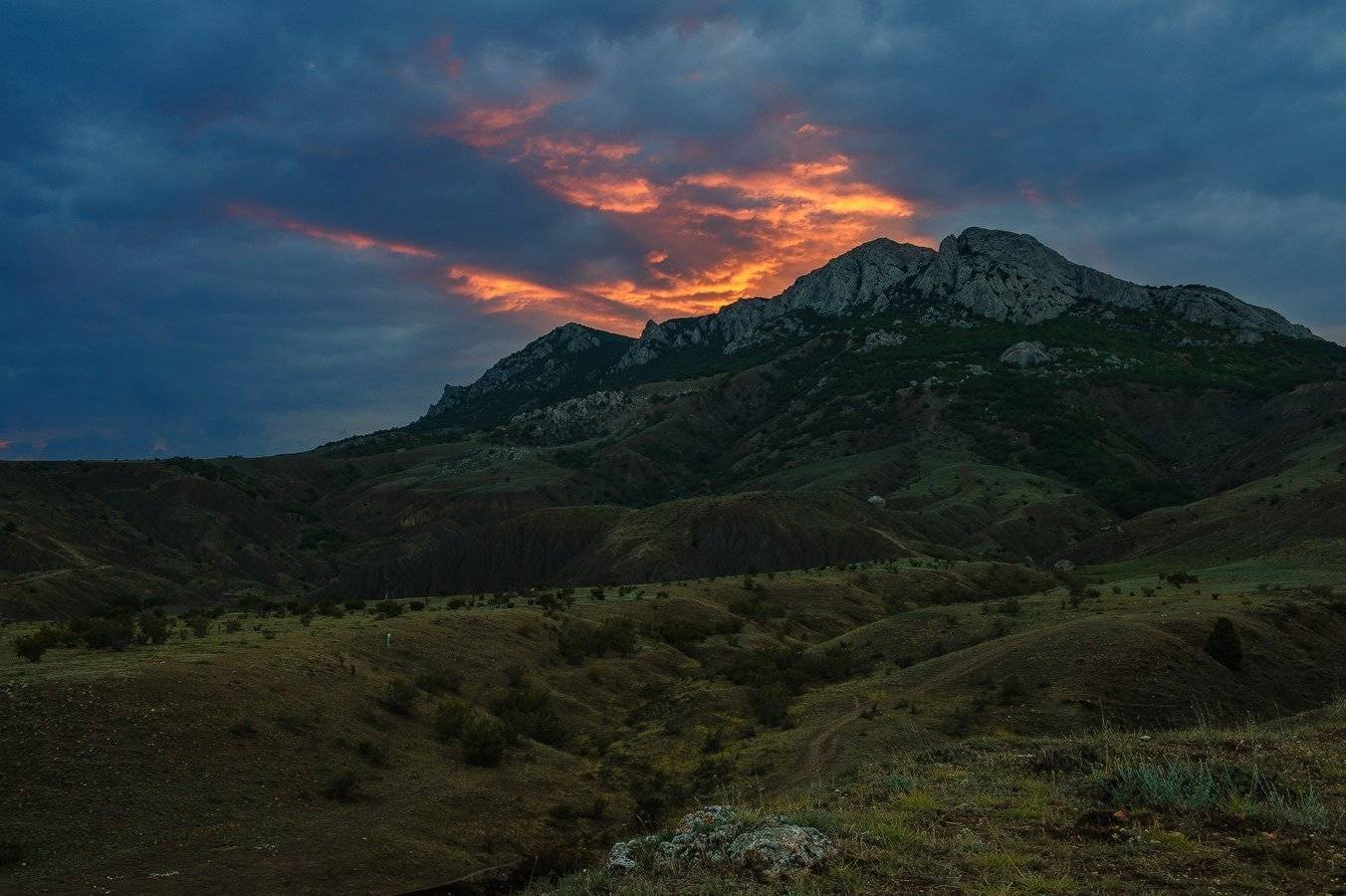 , Олег Логунов