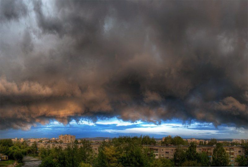 Тучи ходят. Хмуро. фото превью