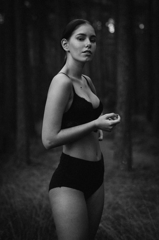 portrait, girl, model, black and white Gabi. фото превью