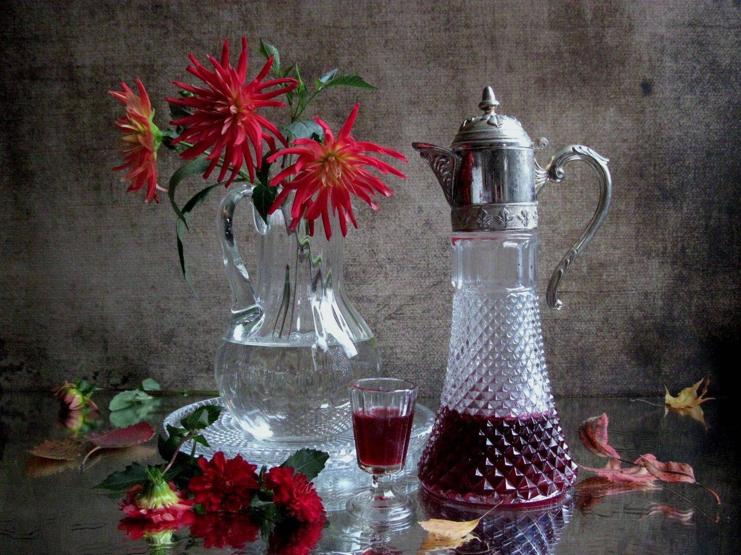 цветы, букет, георгины, кувшин, декантер, рюмка, винтаж, Наталия Тихомирова
