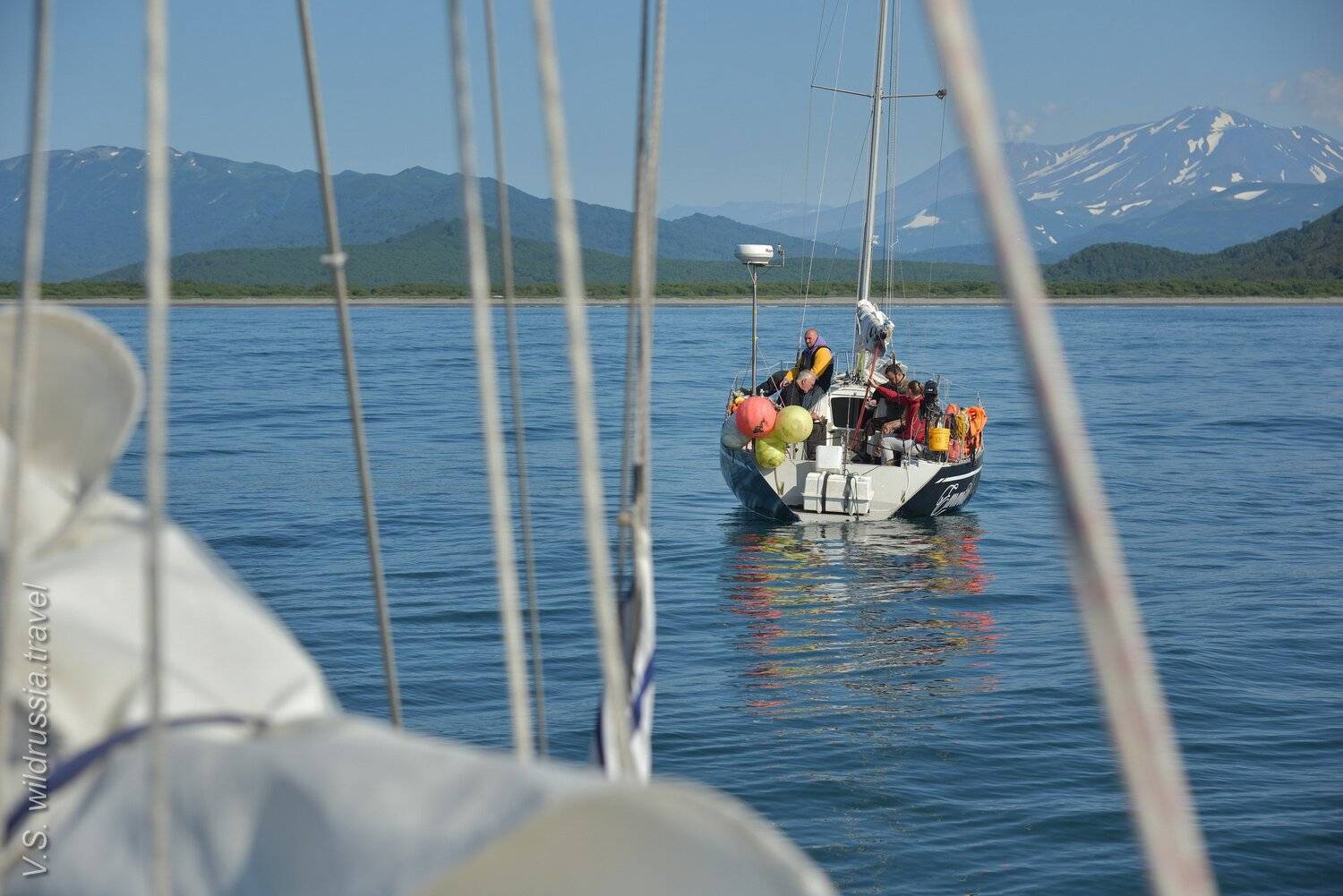 Курилы, Курильские острова, Камчатка, экспедиция, шагнивнеизведанное, путешествие, яхта, море, горы, Владимир Столяров