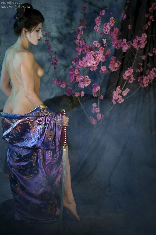 ню,девушка,красота,образ, Ветка сакуры... фото превью