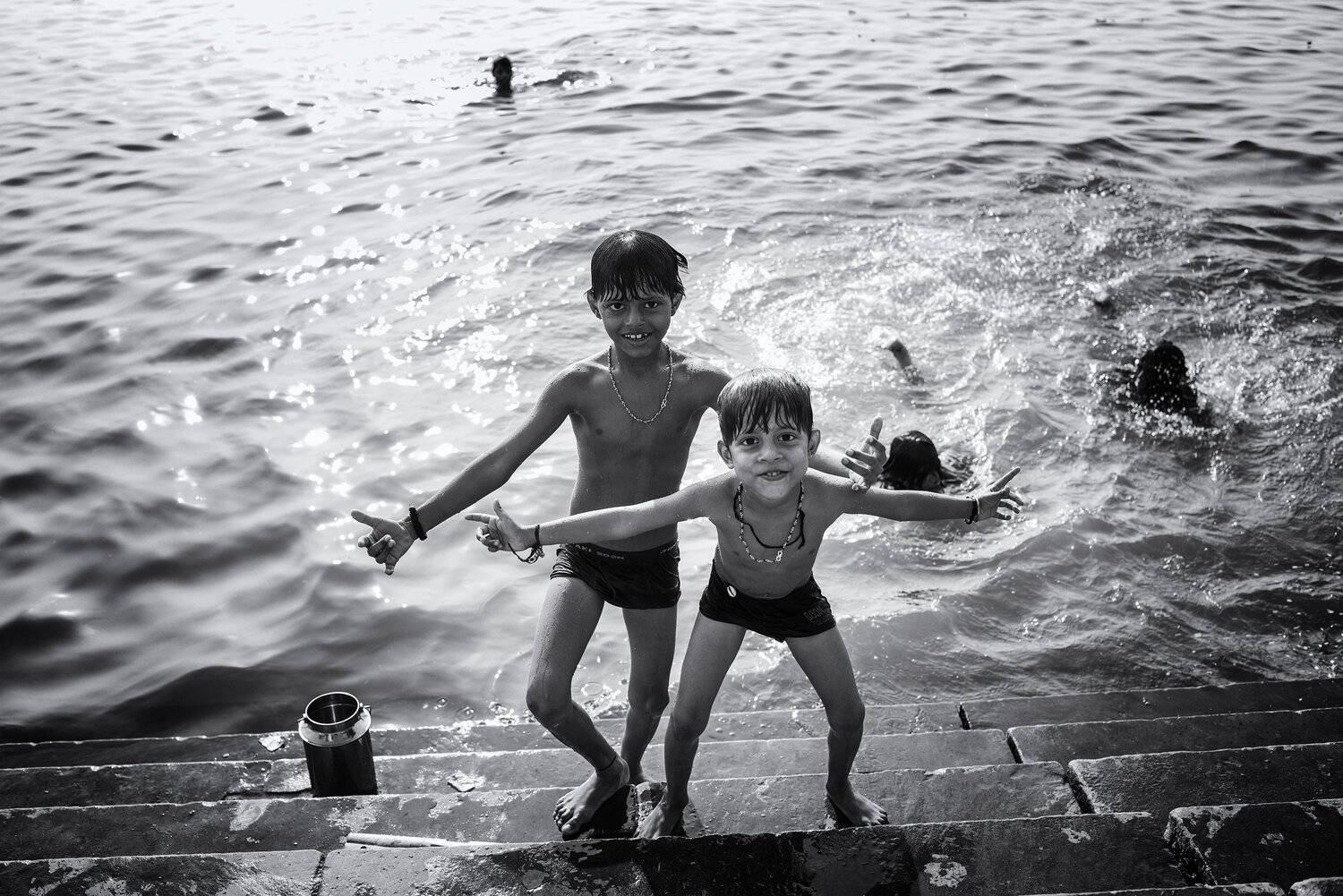 black and white , street photography, yajun.hu