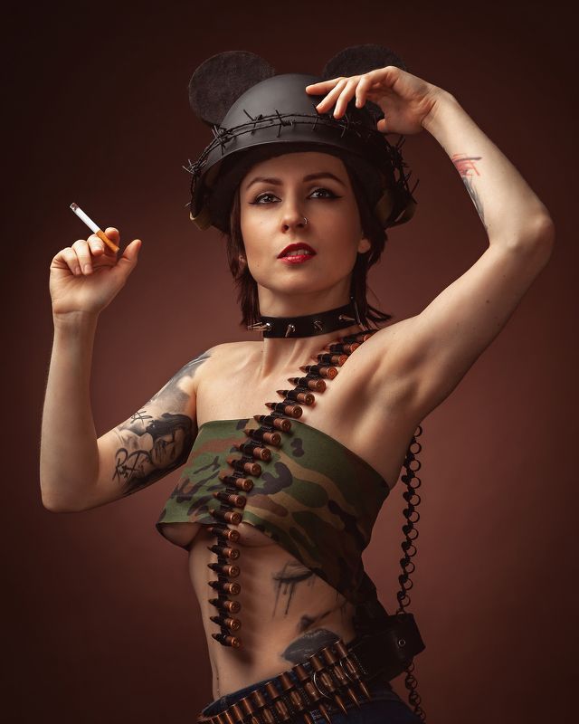 брайан виверос brian viveros каска портрет сигарета милитари По мотивам образов Брайана Вивероса (Brian M. Viveros) фото превью