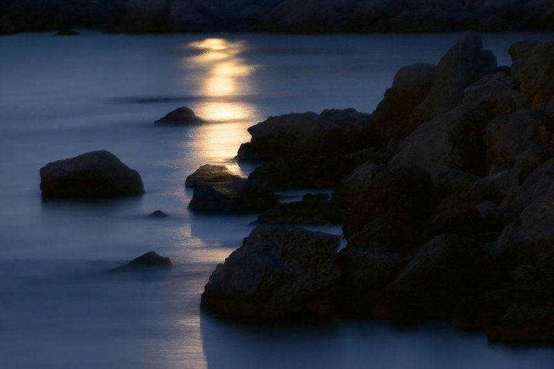 свет, блики, бухта ласпи, крым, черное море, вечер, ночь Pro свет на воде фото превью