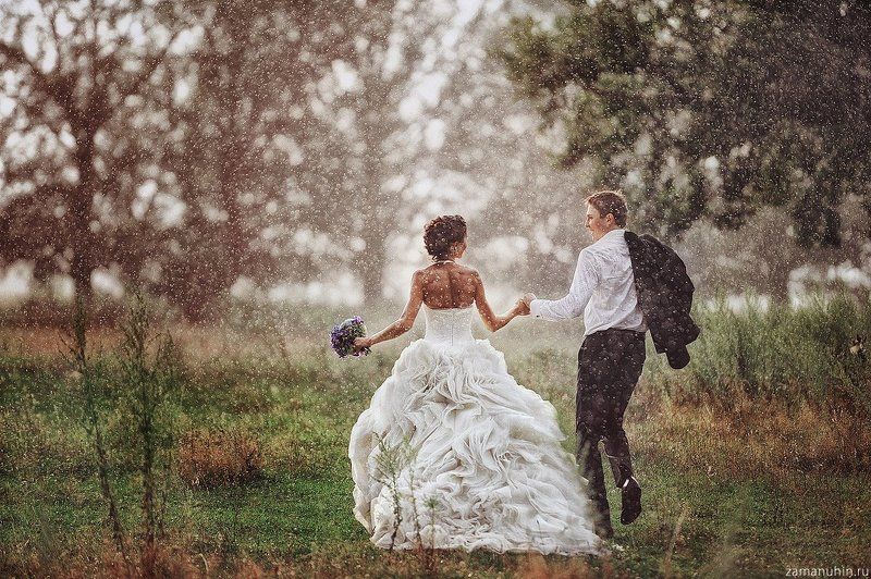 Wedding in the rain фото превью