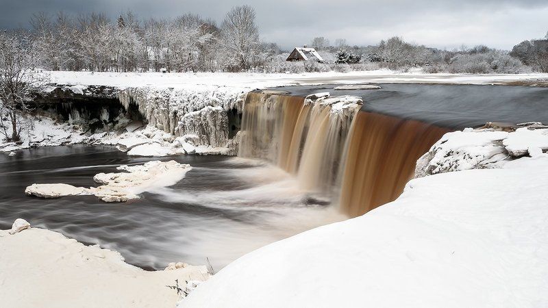 Водопад Ягала (эст. Jägala juga). фото превью