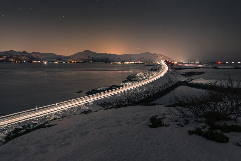 norway,landscape,light,night,winter Atlantic Road at night фото превью