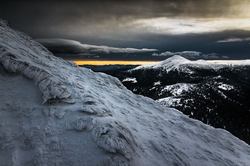 Карпаты, Украина Вечерние склоны Петроса фото превью