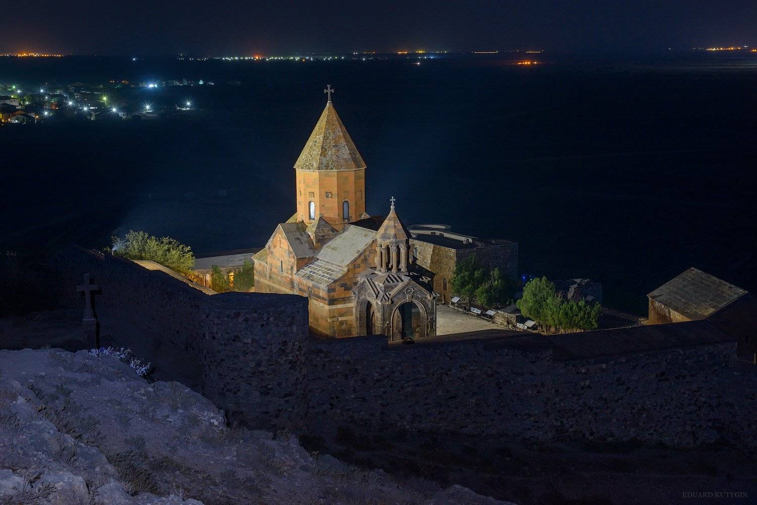 Армения Ховирап, Кутыгин Эдуард