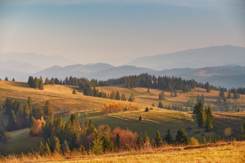 Бескиды в вечернем свете фото превью