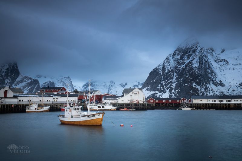 lofoten,norway,hamnoy,boat,harbor,mountains,winter,sea,village, Cloudy Islands фото превью