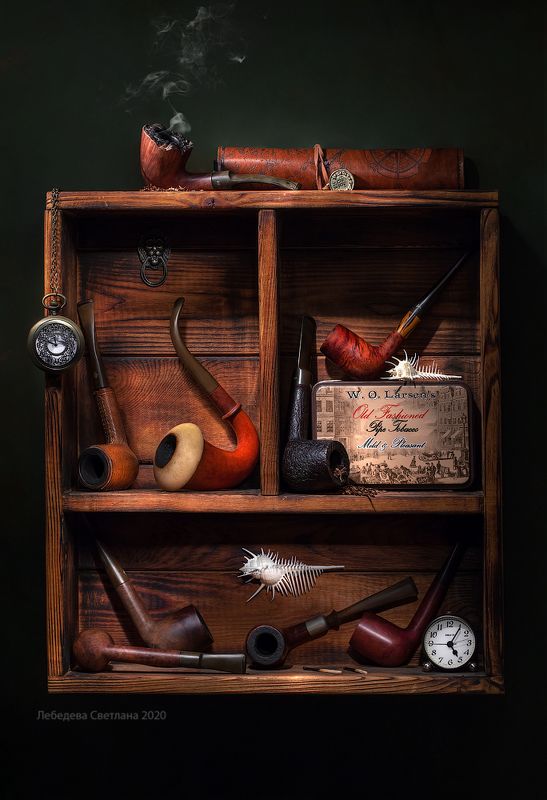 трубки,полка,цилиндр,шляпа С курительными трубками фото превью