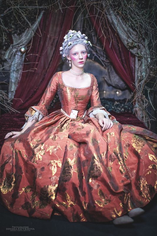 Lady of tambourine фото превью
