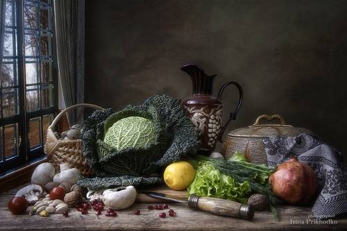 Натюрморт с савойской капустой и грибами