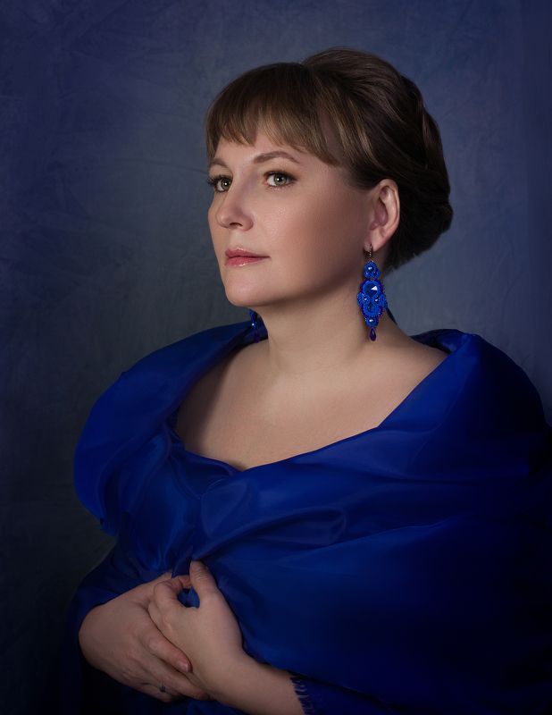 Женский портрет, портрет, синий цвет, украшения Blue Soutache фото превью