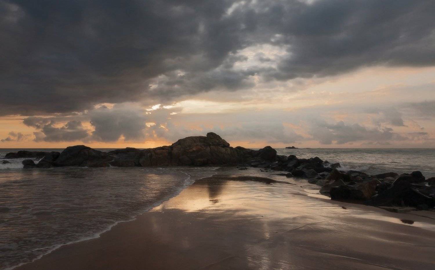 берег, песок, камни, блики, океан, тучи, закат, шри, ланка, Георгий Машковцев