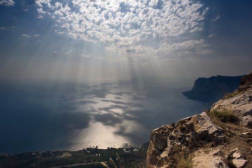 Театральный свет над Ласпи