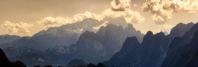Утренняя панорама Австрийских Альп фото превью