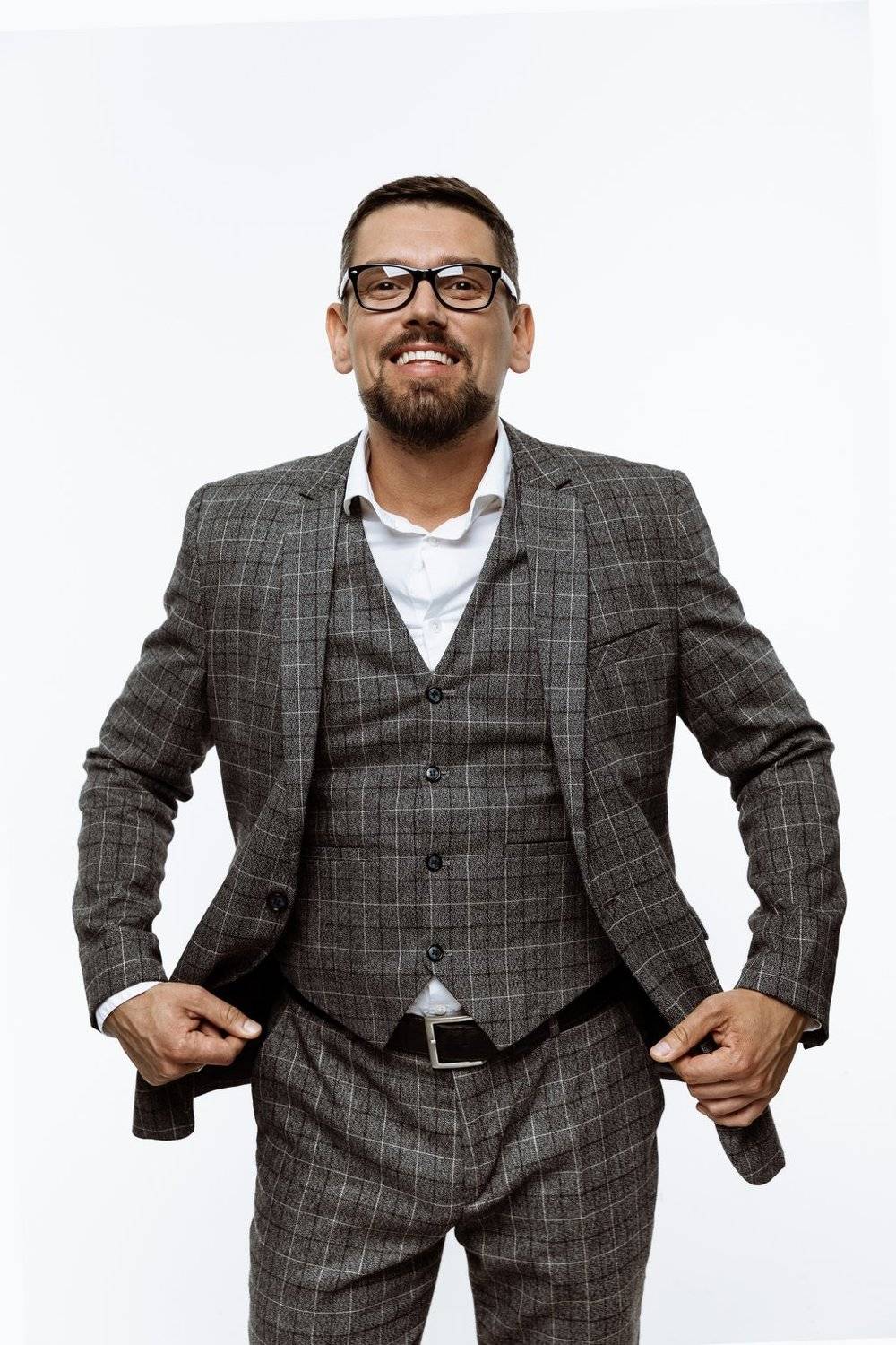 мужчина джентльмен, Олег Фомкин