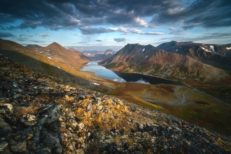 россия, урал, полярный урал, ямао, ямало-ненецкий автономный округ, салехард, горы, осень, природа, пейзаж, рассвет, отражение, озеро, тундра, лесотундра Затерянный мир Полярного Урала фото превью
