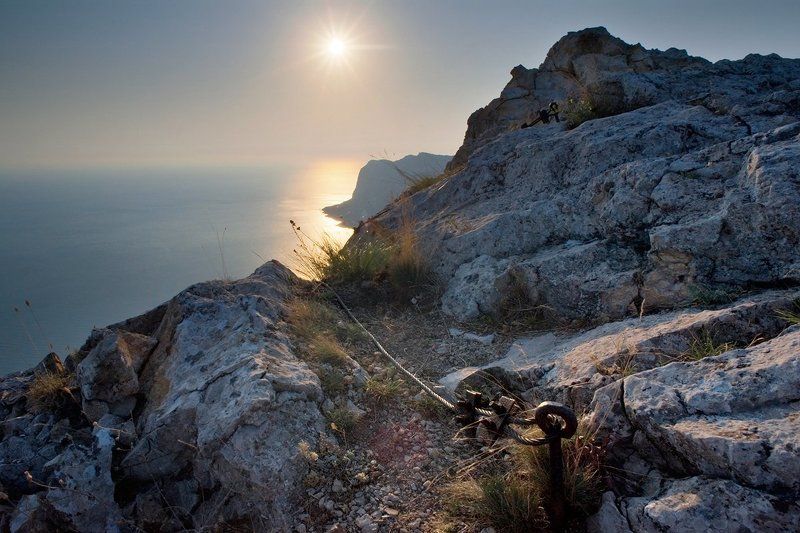 илияс кая, куш-кая, мыс айя, бухта ласпи, крым, черное море Сидя на высоком холме… фото превью