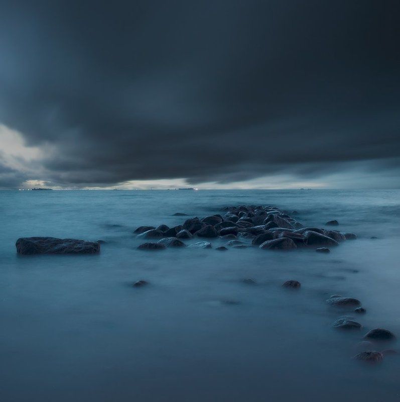 Берег, Волны, Горизонт, Длинная, Длинная выдержка, Живописный, Закат, Изгиб, Камень, Картина, Край, Лазурный, Лето, Мгла, Мистический, Мол, Морской, Мрачный, Непогода, Ночь, Образ, Пляж, Побережье, Посиневший, Природа, Рассвет, Синий, Сумерки, Таинственны ~118~ фото превью