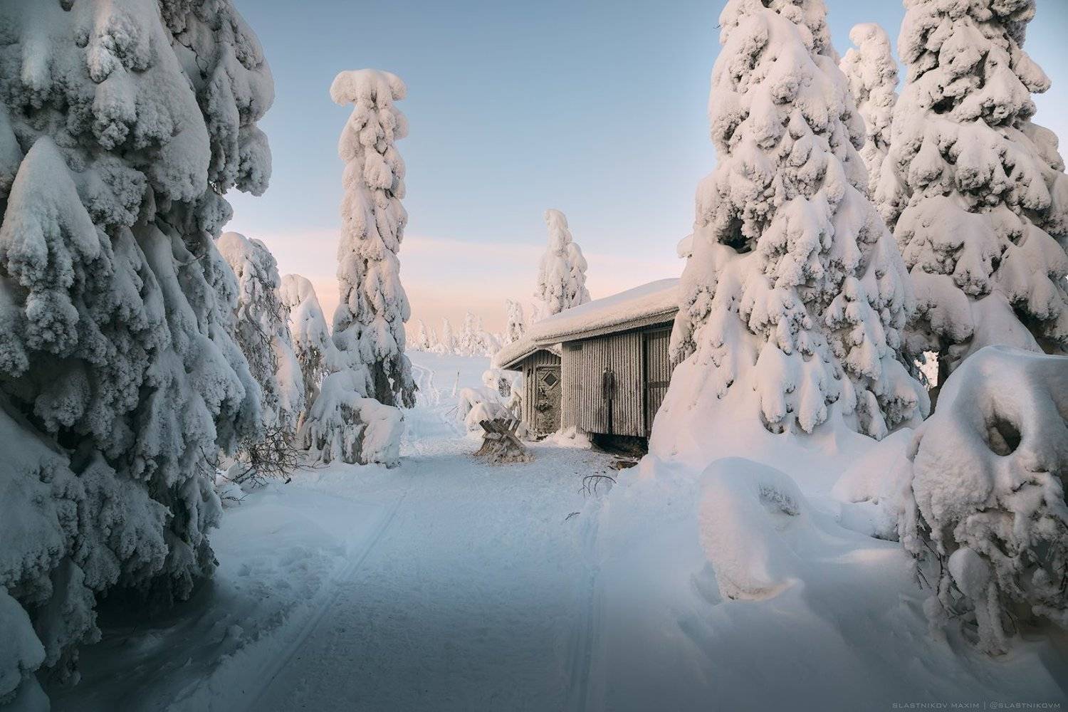 лапландия, финляндия, снег, закат, мороз, дом, домики, парк, один, холод, ветер, зима, сказка, Максим Сластников