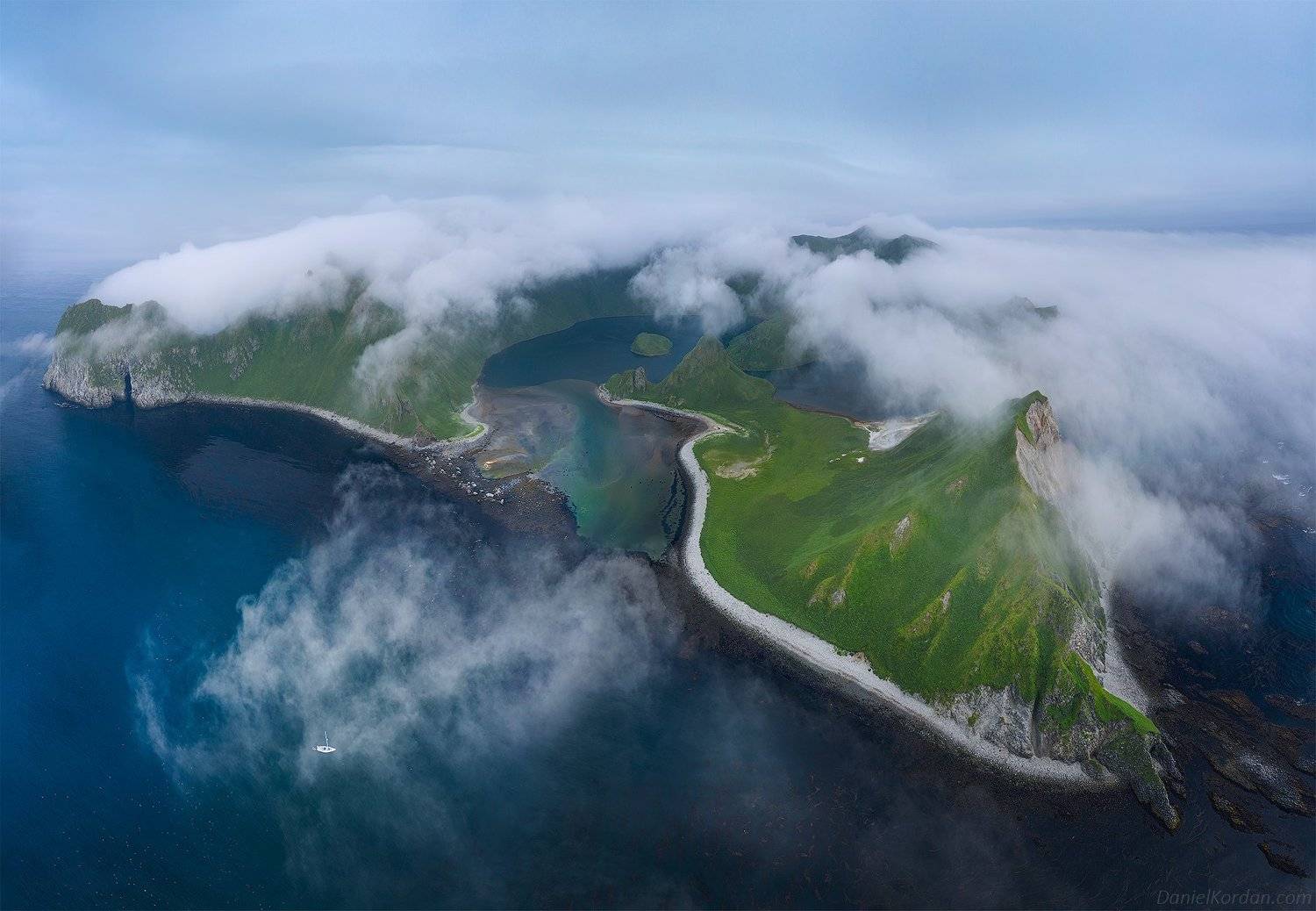 Остров Янкича, Северные Курилы, Даниил Коржонов