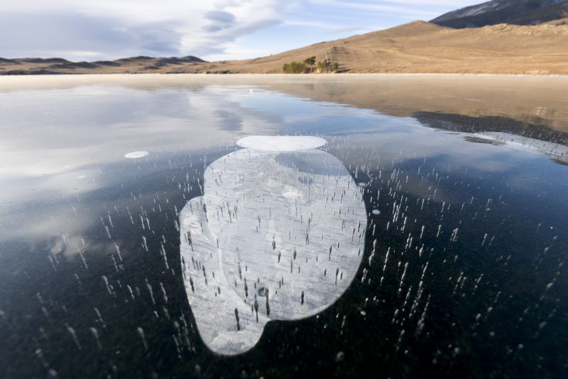 Байкал, пузыри, лед Байкальские пузыри фото превью