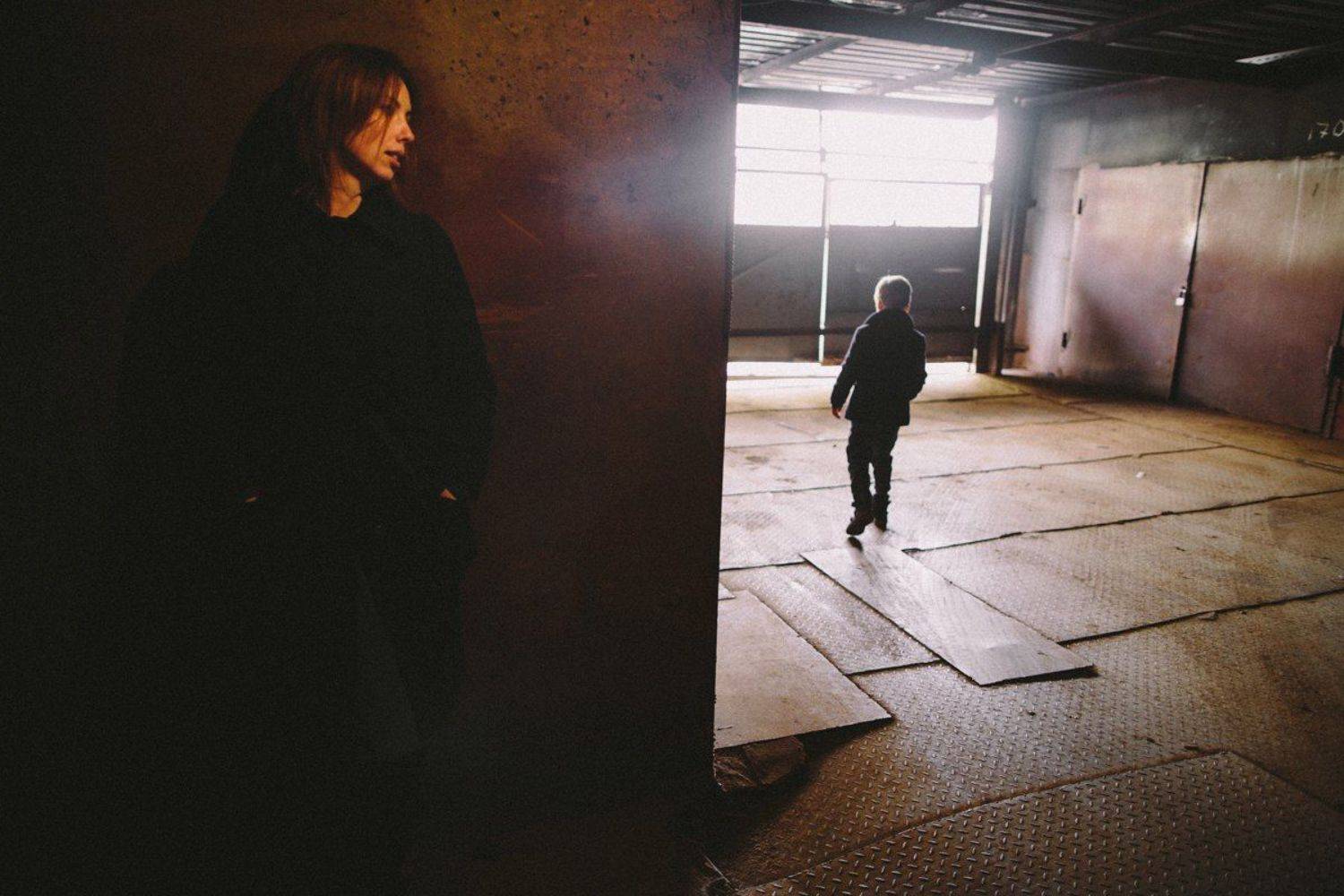 motherhood, kid, danger, pensive, woman, Evgenij Yulkin