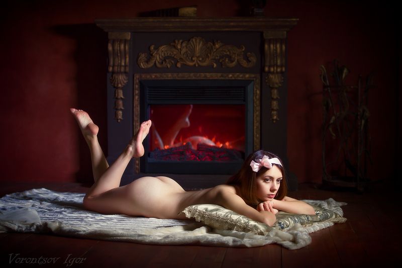 ню, девушка, грудь, обнажённая, красивая, голая,камин  фото превью