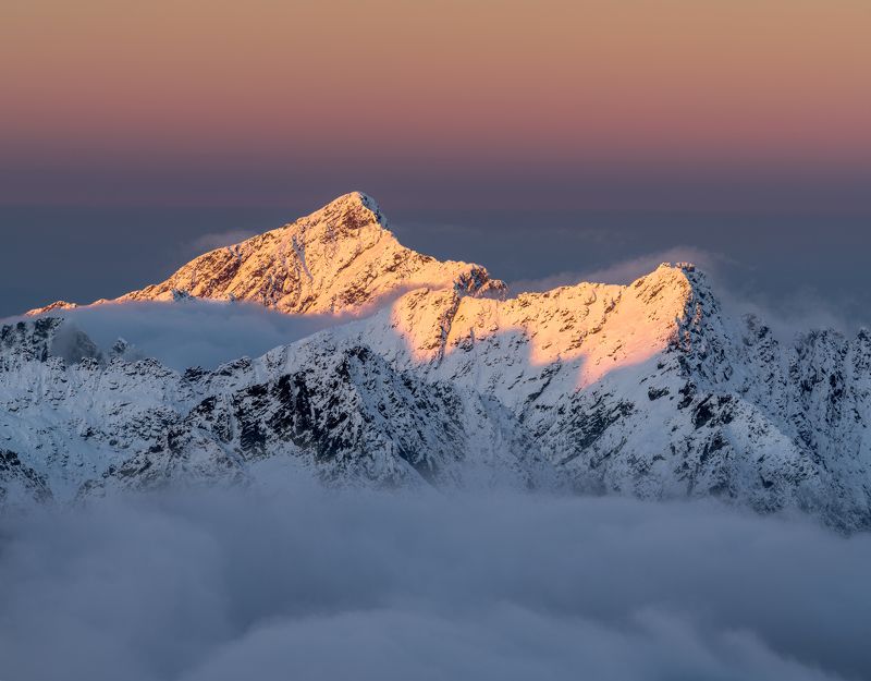 @landscape, @mountains, @sunrise, @hightatras, @photography, @slovakia, @tatry, @adventure Kriváň peak фото превью