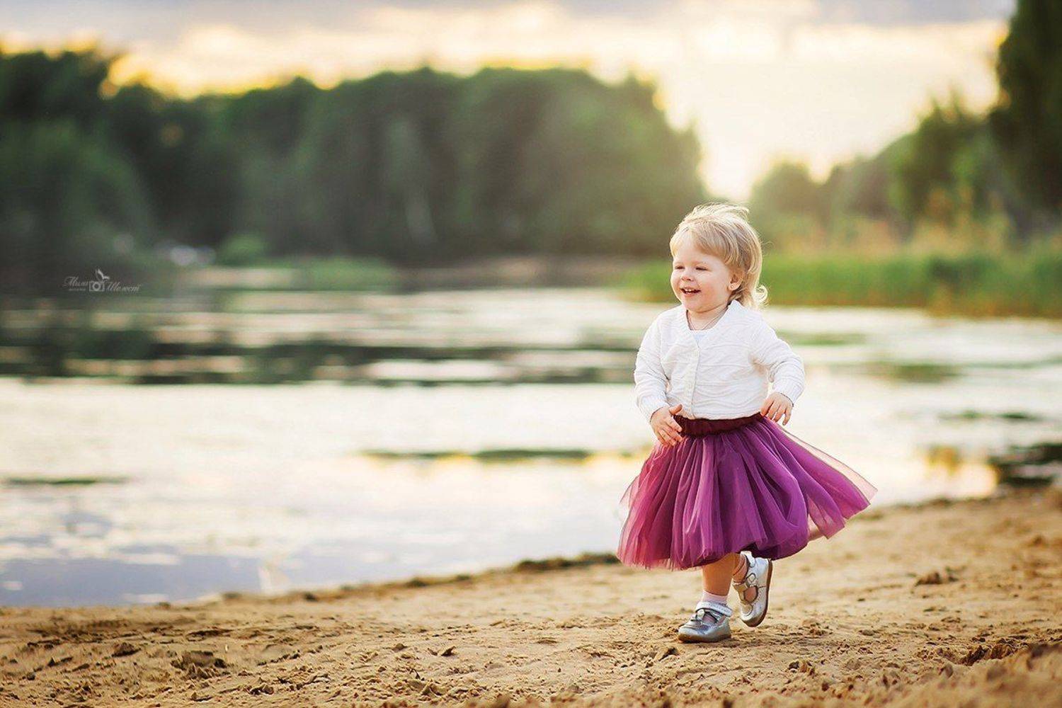 девочка, портрет, озеро, водоем, берег, песок, закат, день, солнечный, солнце, , Мила Шелест