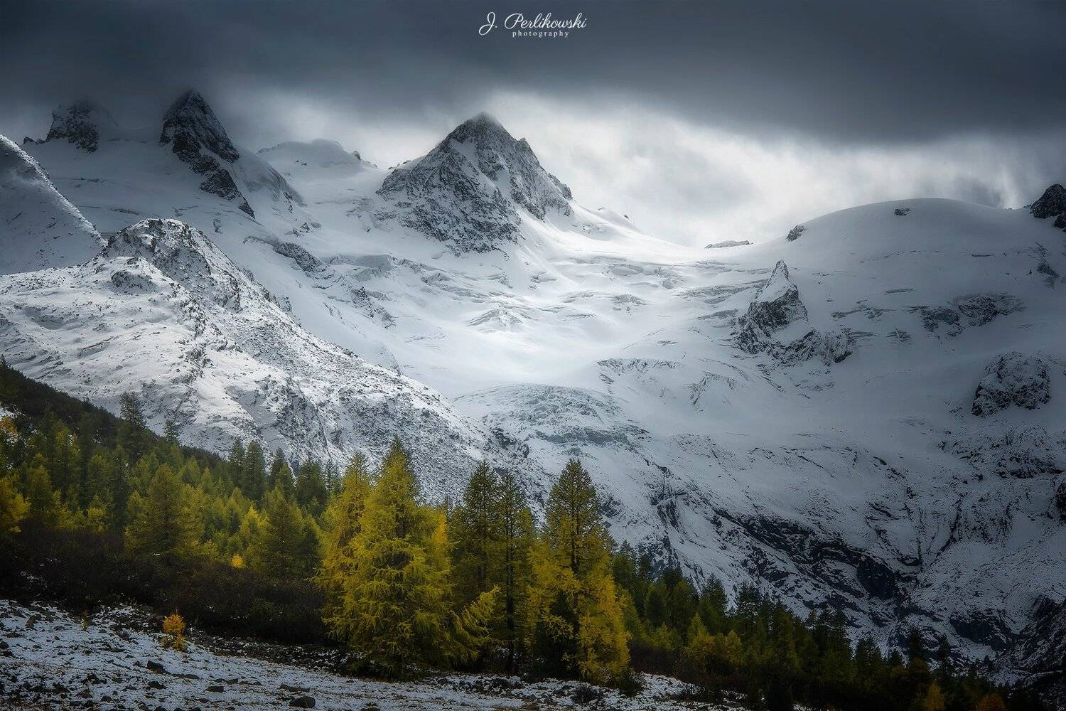 switzerland, alps, mountains, bernina express, train, autumn, winter, contrast, Jakub Perlikowski