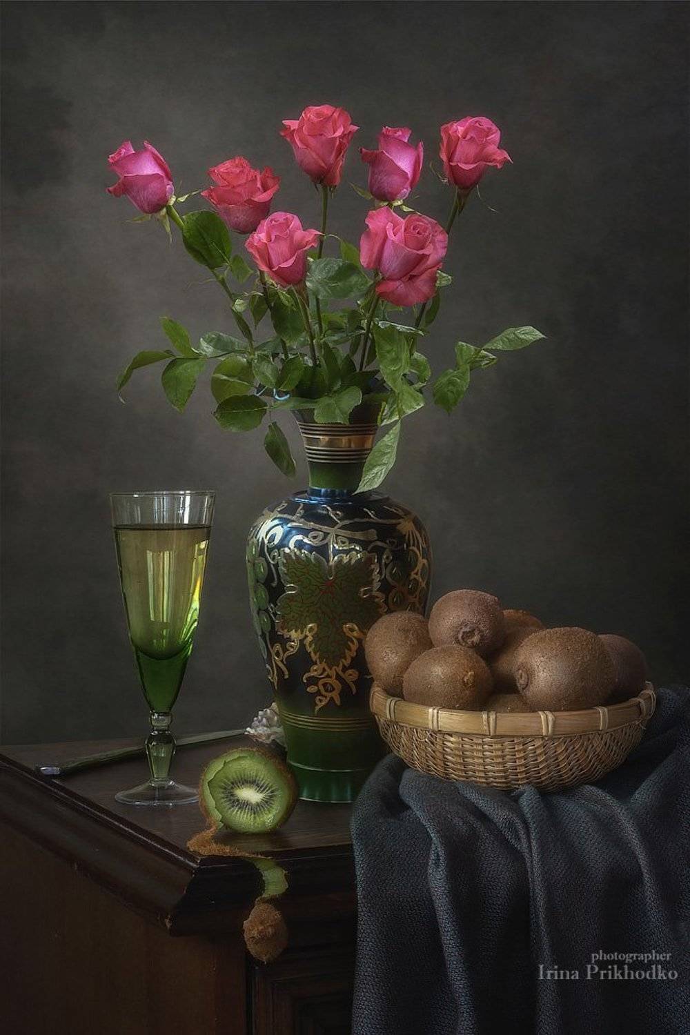 натюрморт, цветы, букеты, розы, фрукты, киви, вино, винтажный, Ирина Приходько