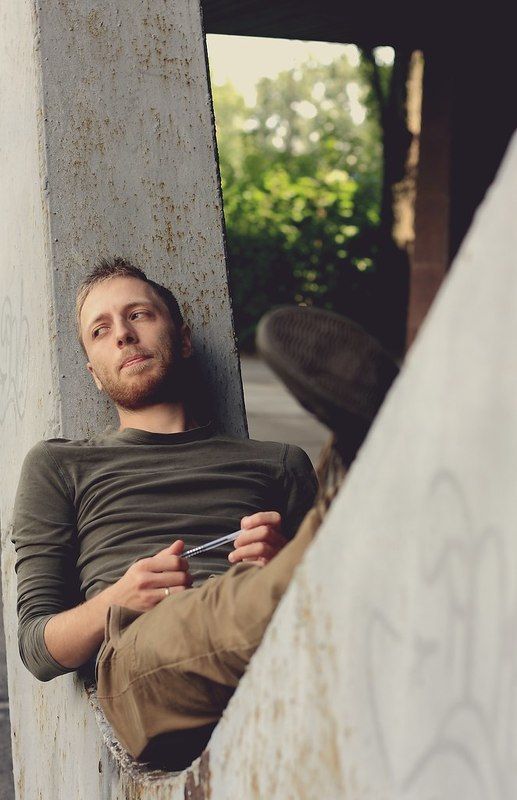 В раздумьях фото превью