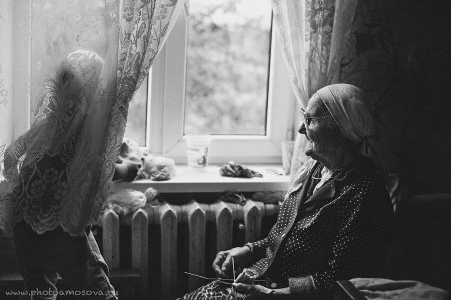 Бабушка, Внук, Жанровый портрет, Люди, Портрет, Правнук, Черно-белое, Ирина Амосова