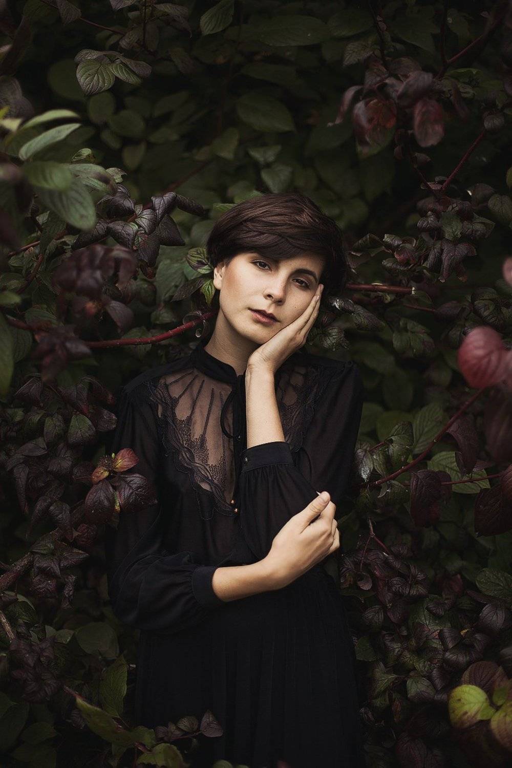 Девушка, Кружева, Листья, Стрижка, Черное платье, Sanica