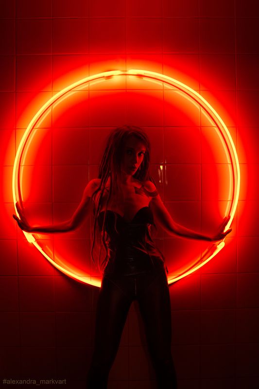 Красный  фото превью