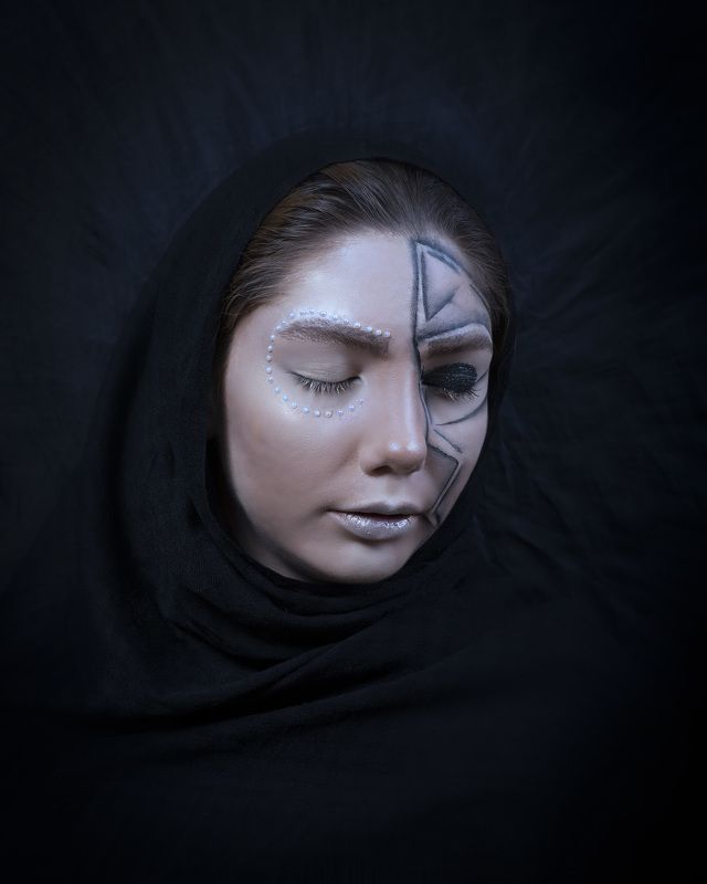 The woman suffered II фото превью