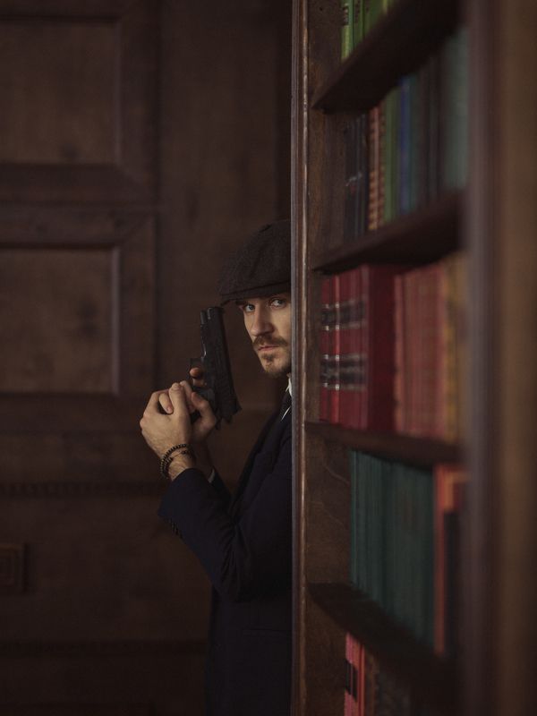 кадр из фильма острые козырьки, постановочное фото, мужчина, портрет, кепки, кино, фильм, сериал, винтаж .... фото превью