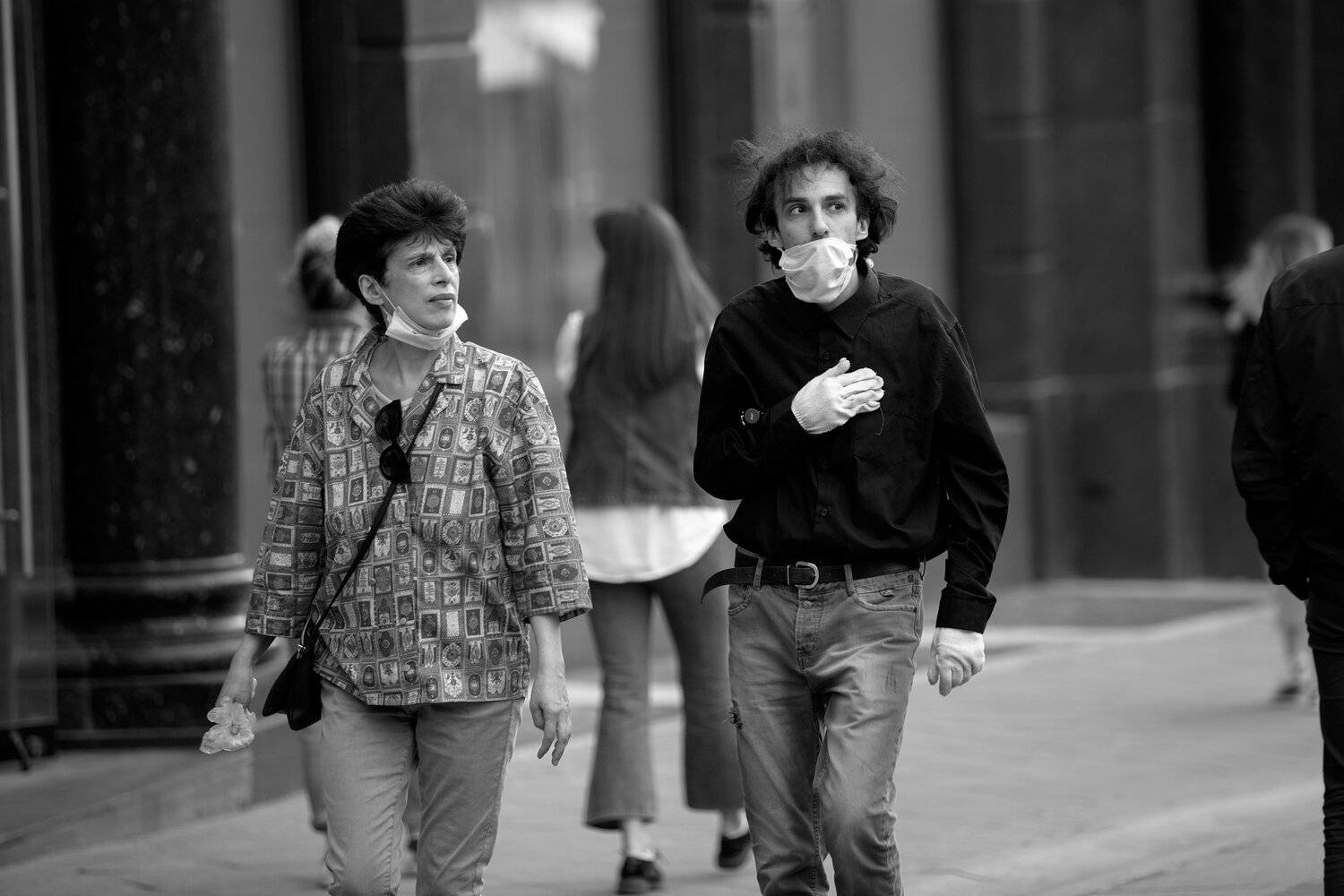 street, coronavirus, covid, medical mask, bw, blackwhite, blackandwhite, bnw, blackandwhitephoto, moments, mood, msk, monochrome, moscow, streetphoto, streetlife, streetmoscow, streetbw, people, photography, photo, person, documentary, russia, reportage, , Ирина Болдина