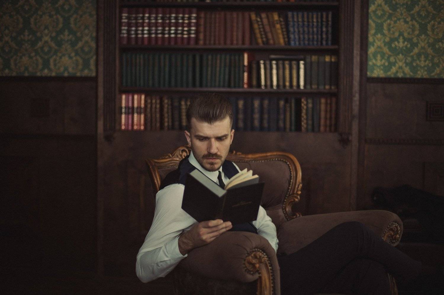 кадр из фильма острые козырьки, постановочное фото, мужчина, портрет, кепки, кино, фильм, сериал, винтаж, Кристина Дугина