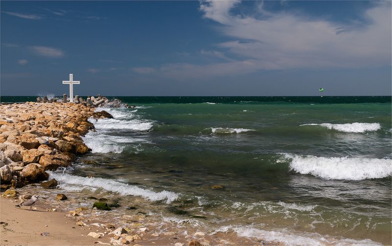 На берегу моря фото превью