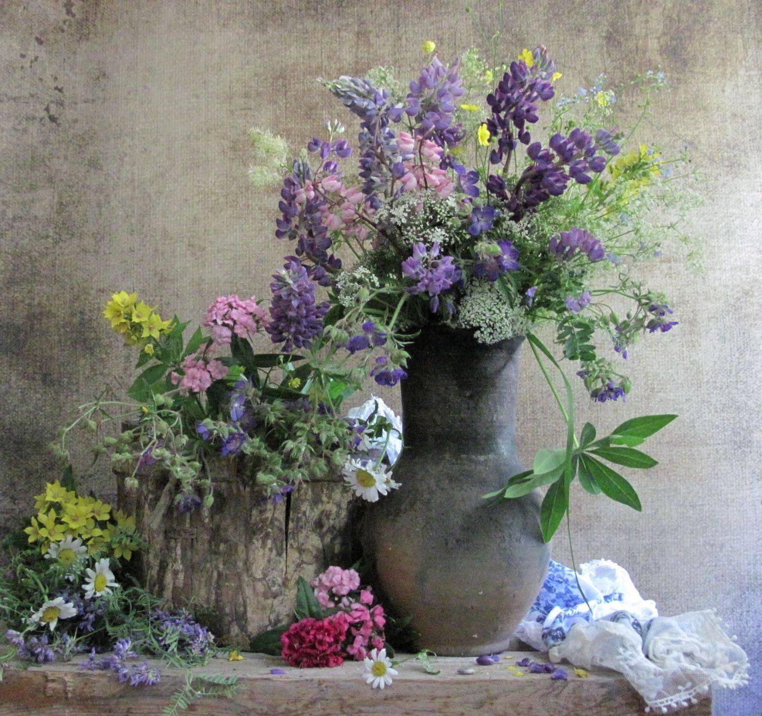 цветы, букет, люпин, гвоздики, ромашки, крынка, пестель, шарф, Наталия Тихомирова